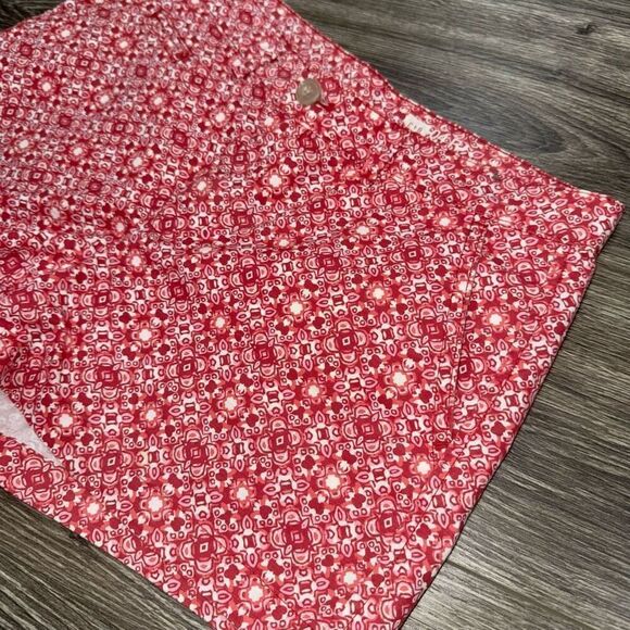 Gap Red Deco Tile Print Khaki Shorts - Picture 2 of 7